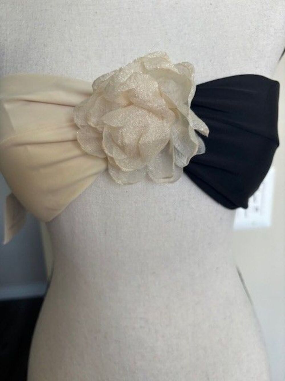 Bobbles & Lace Wish It Was You Bikini Top Black/Cream Padded Baudeau Sz M Flower